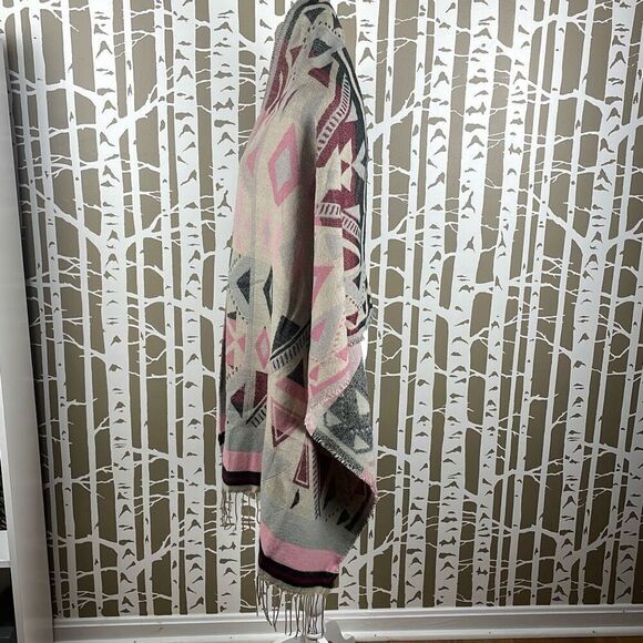 Western Geometric Oversized Fringe Trim Scarf Shawl Wrap - Picture 6 of 8
